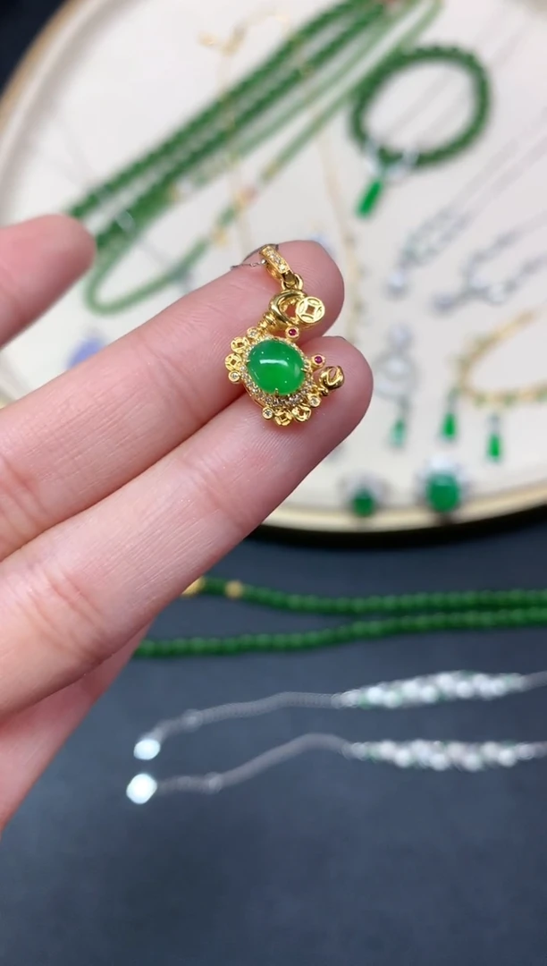 【闪购商品】翡翠吊坠(不含链)18K金镶嵌吊坠A106|2980