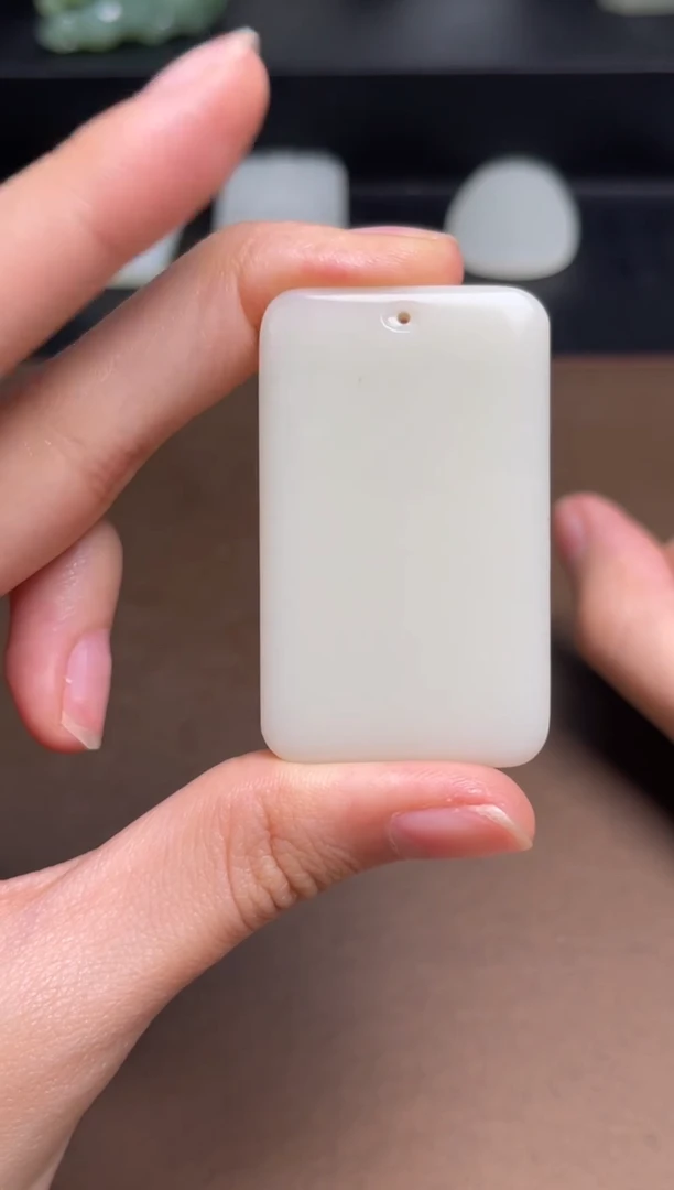 和田玉未镶嵌颈饰60 带点