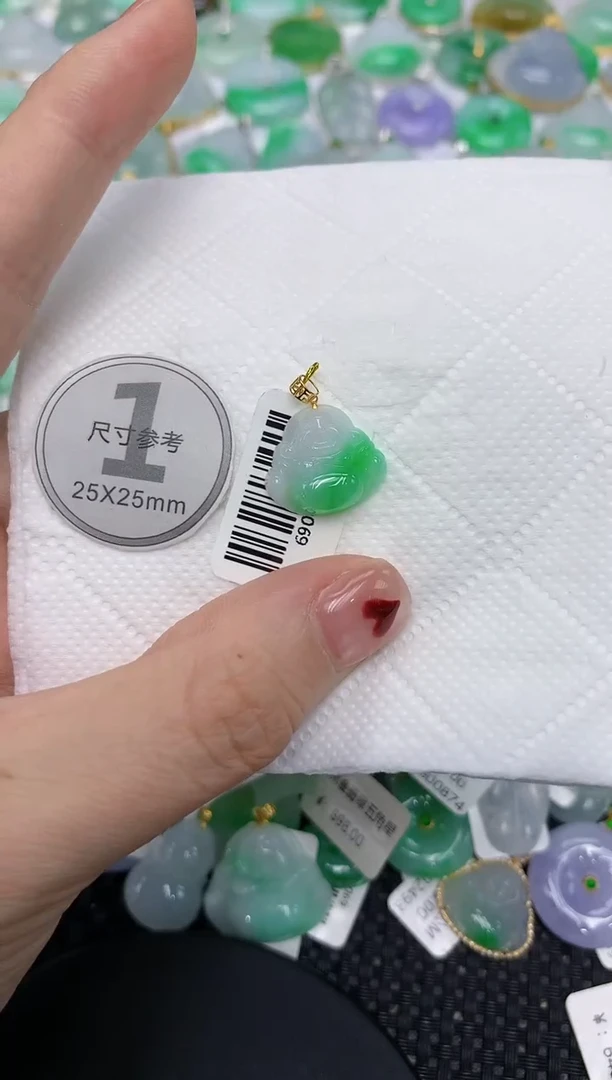 翡翠18K金镶嵌颈饰1111111