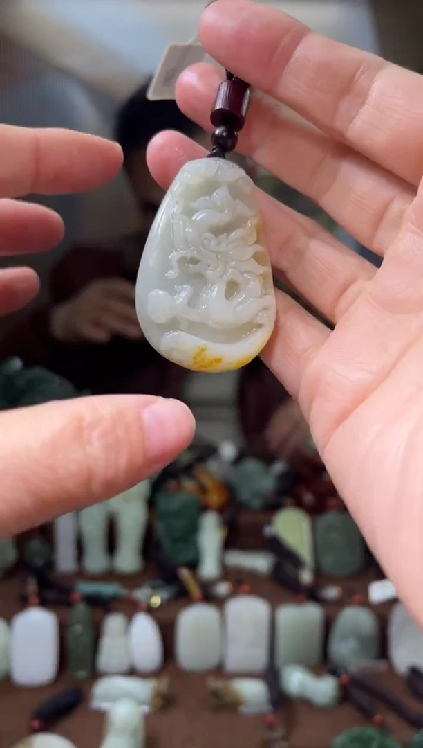 颈饰未镶嵌和田玉·