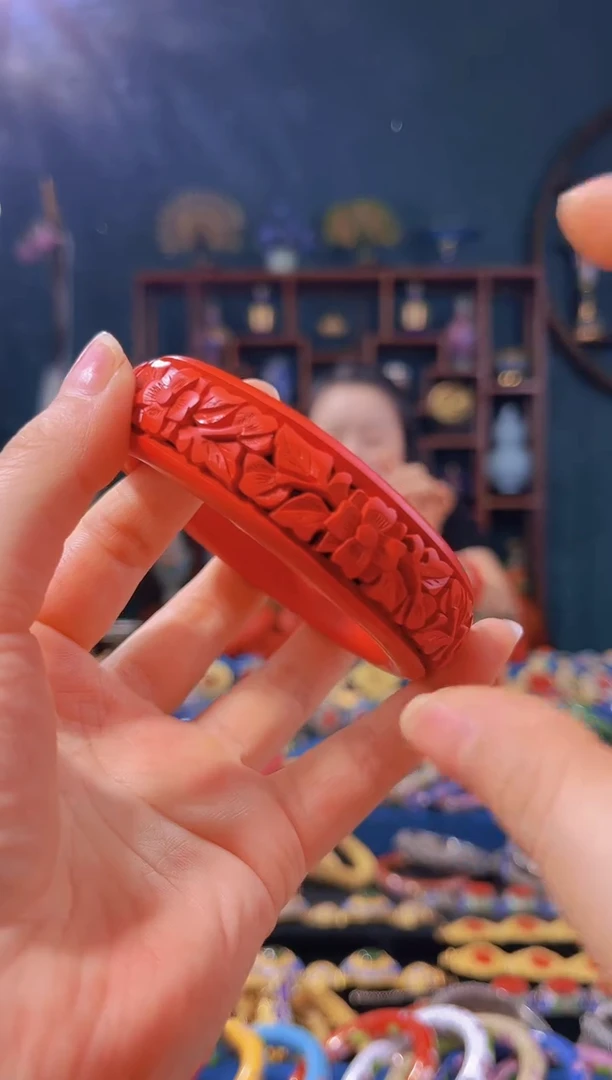 【闪购商品】非遗绝技 雕漆花卉手镯（56-61）