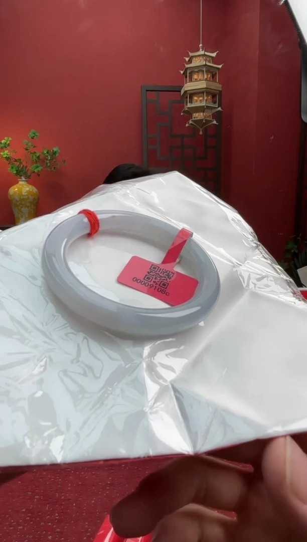 未镶嵌手镯（圆镯）翡翠翡翠手镯1