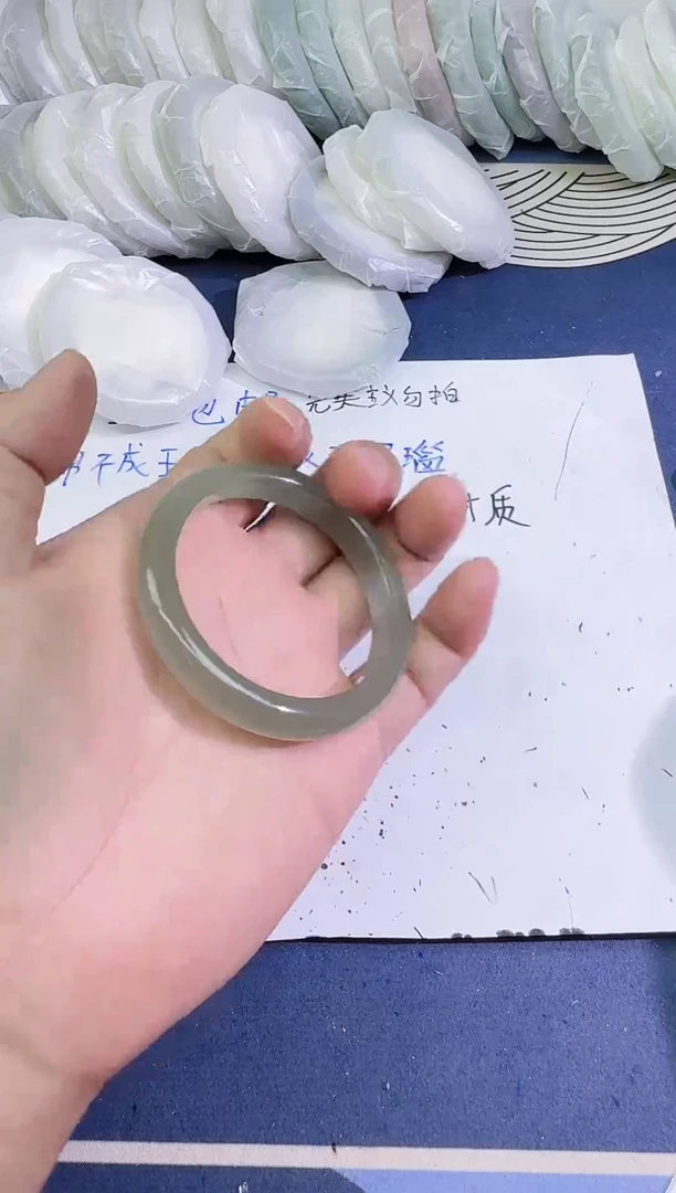 未镶嵌手镯石英质玉13
