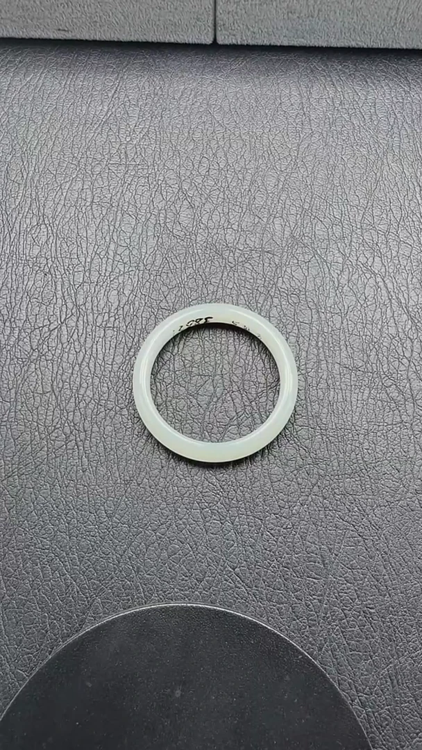 和田玉手镯未镶嵌607手镯