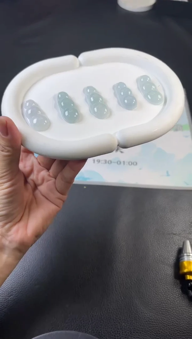 未镶嵌挂件翡翠多样性发一件R703118