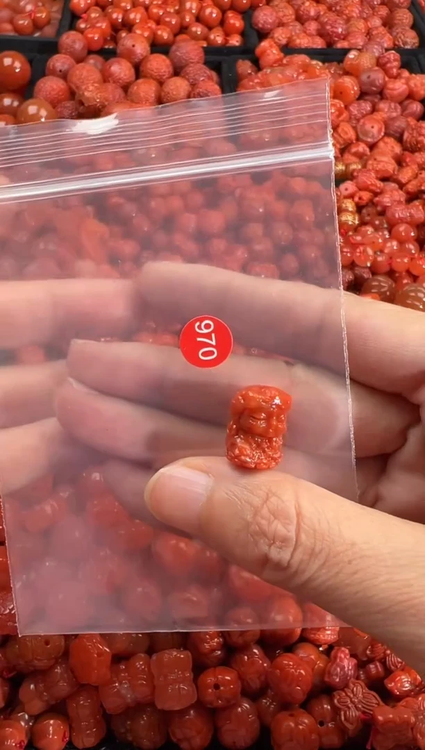 南红玛瑙未镶嵌颈饰1