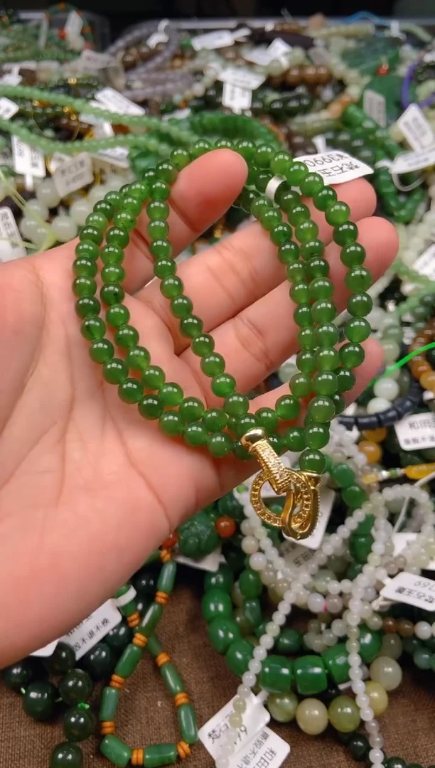 和田玉未镶嵌颈饰1