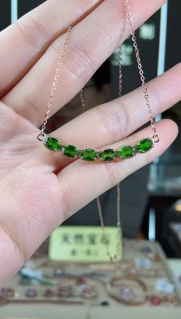 【闪购商品】透辉石颈饰银S925镶嵌颈饰