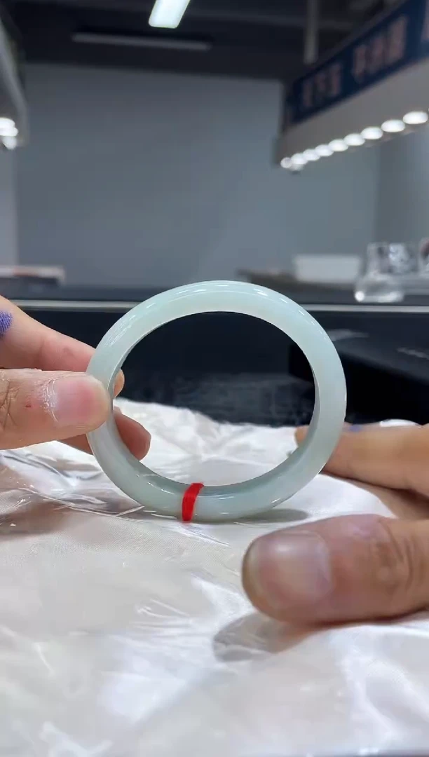 未镶嵌手镯（贵妃镯）翡翠12