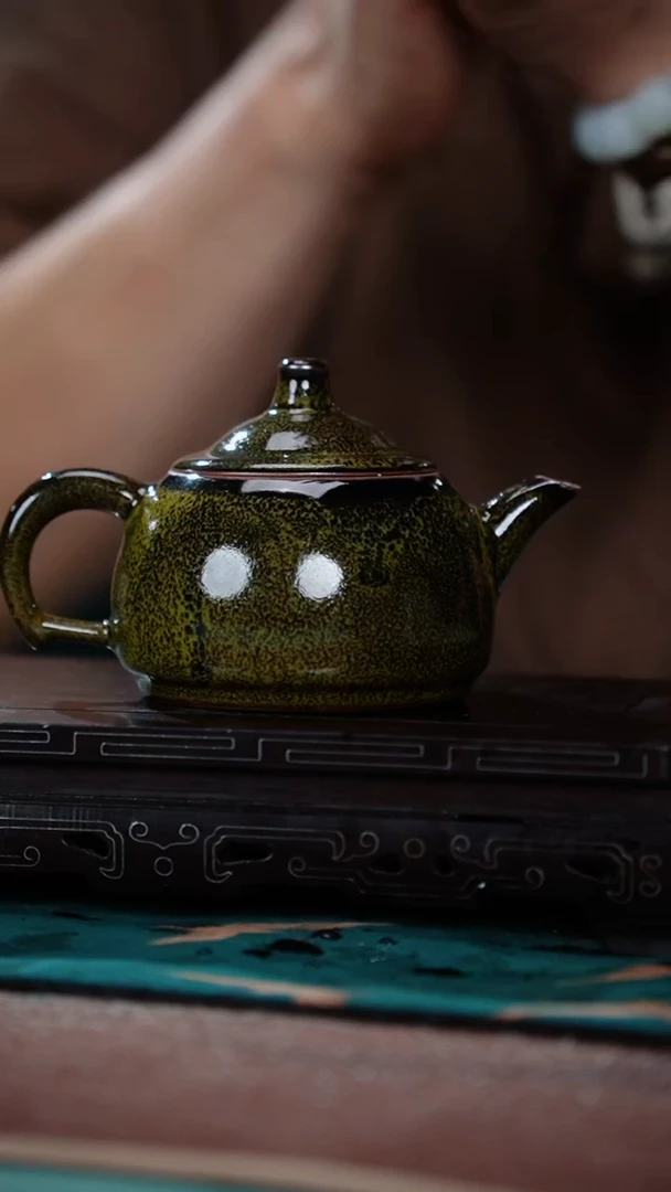 55-10剑流壶（自在堂 茶叶末）