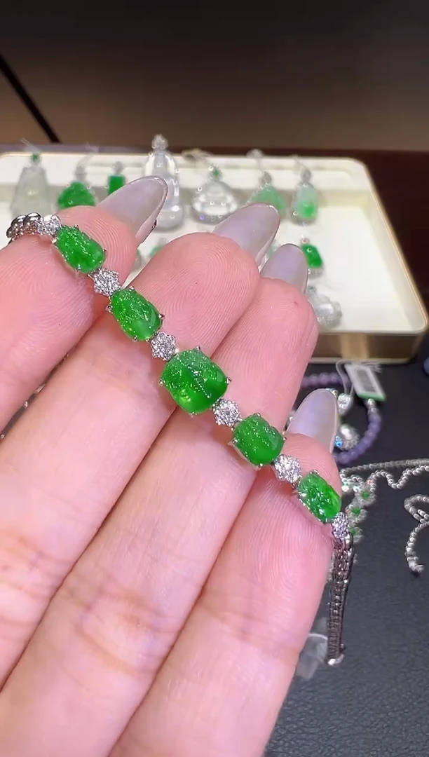 18K金镶嵌手链翡翠翡翠