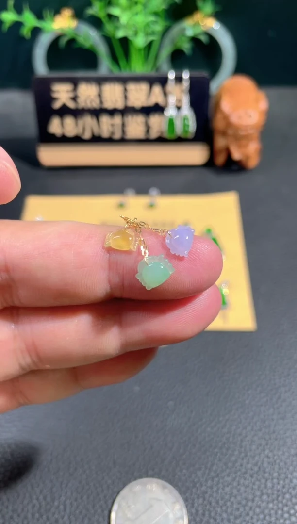 颈饰18K金镶嵌翡翠?****?翡翠
