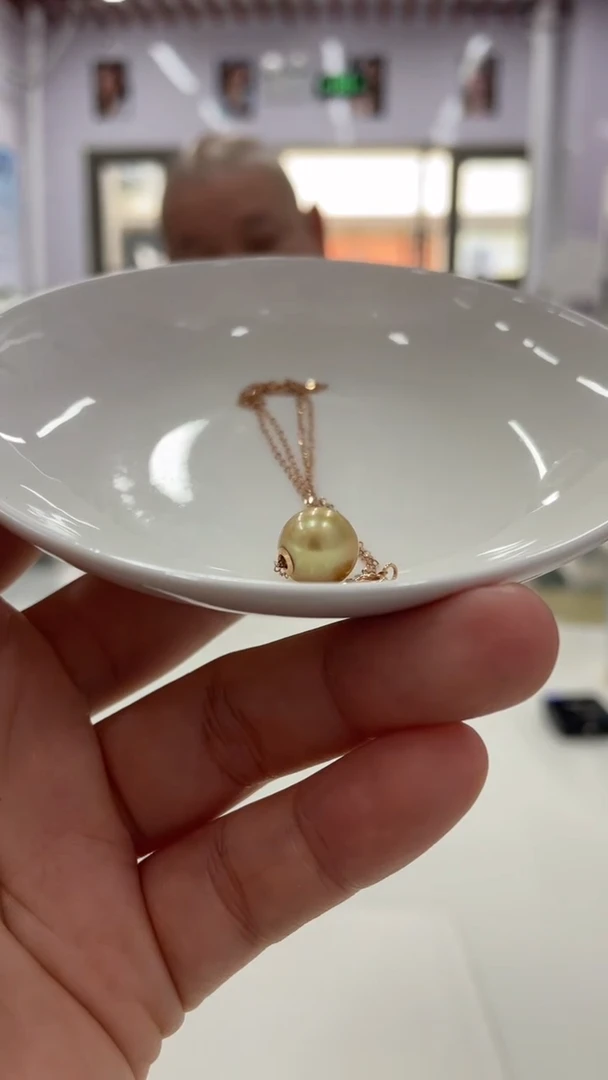 18K金镶嵌颈饰海水珍珠51多样性发其一