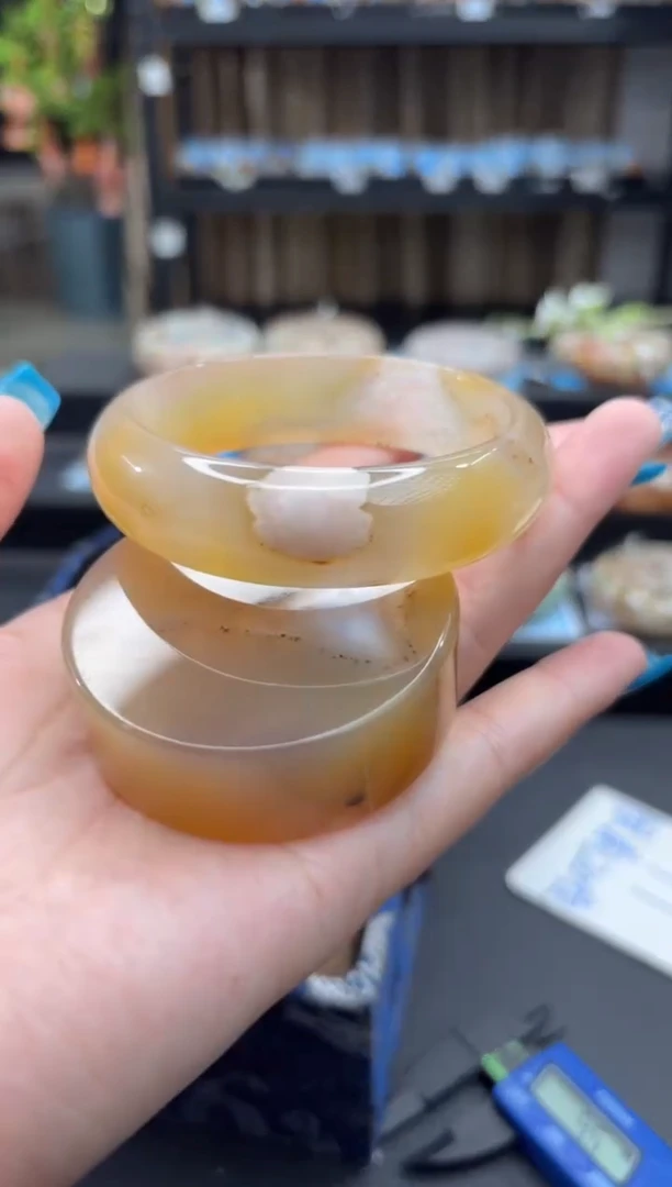 未镶嵌手镯石英质玉95(58圈赠送镯心)