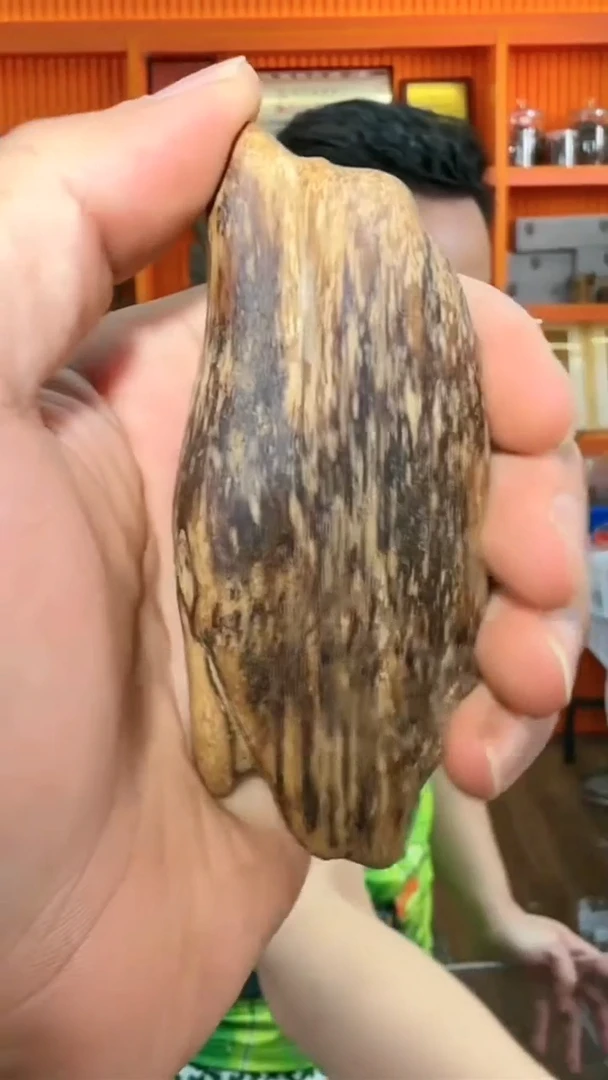 沉香手把件383号多样性发一