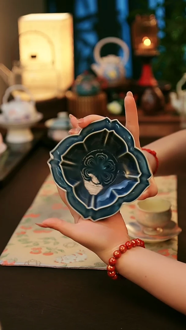 陶瓷茶具蓝色莲花盘