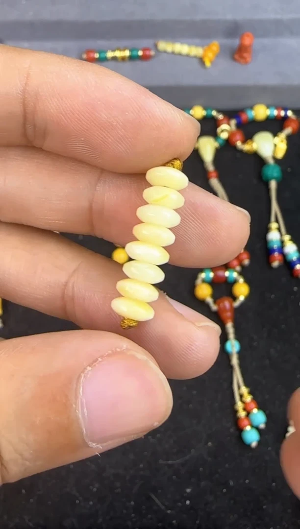 未镶嵌蜜蜡裸石多样性发其一，飞碟八片