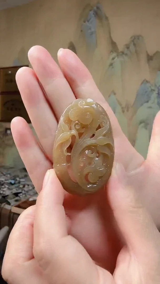 和田玉未镶嵌颈饰.