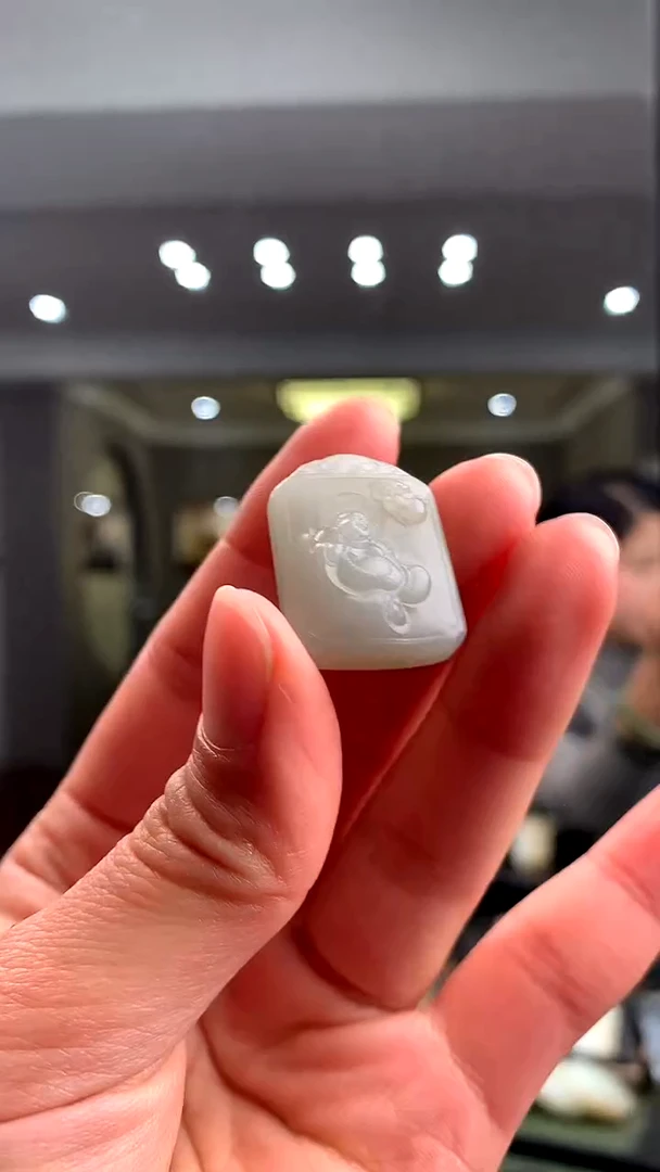 颈饰未镶嵌和田玉挂件