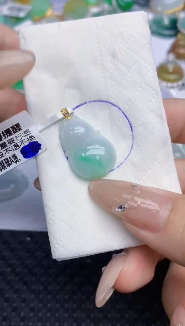 颈饰18K金镶嵌翡翠28   天然翡翠A货  百元以上9米证书费自理