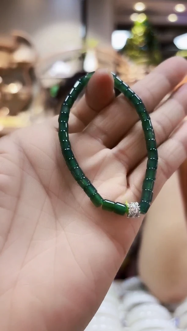 颈饰未镶嵌翡翠手链