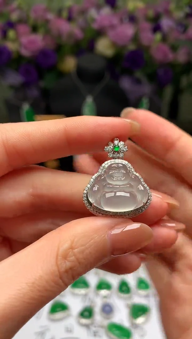 颈饰18K金镶嵌翡翠佛公