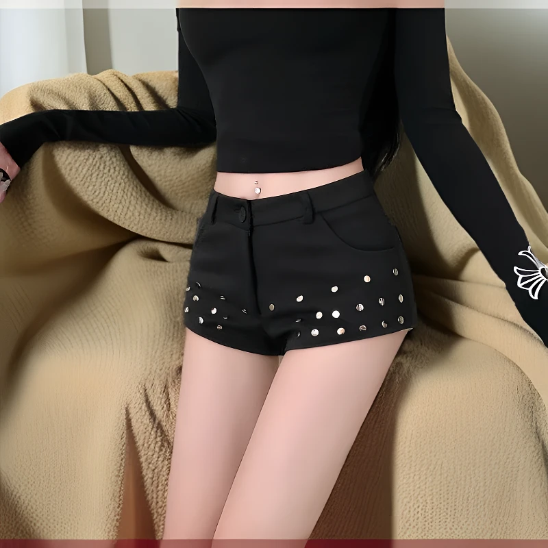 夏季女款百搭美式辣妹风酷帅铆钉设计感系扣高腰显瘦提臀包臀短裤