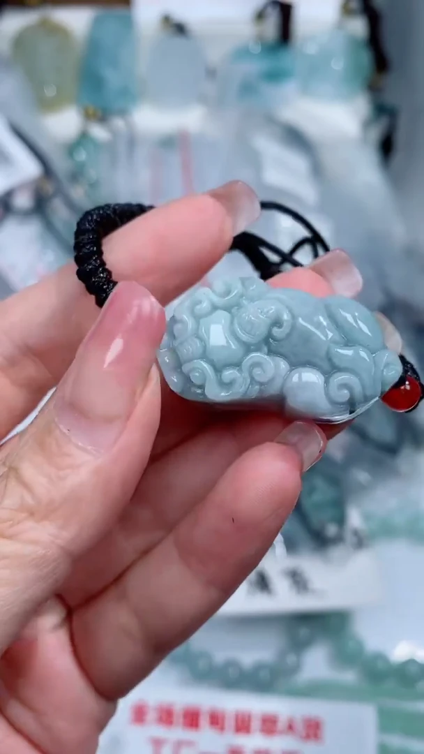 翡翠未镶嵌颈饰手绳