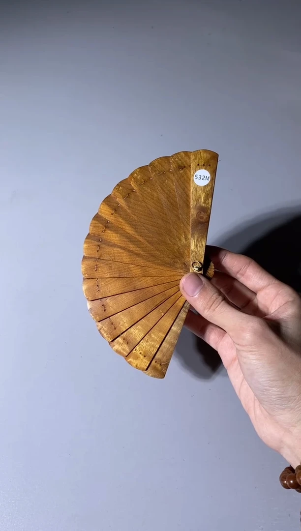 【闪购商品】金丝楠木雕532号10cm金丝楠迷你扇
