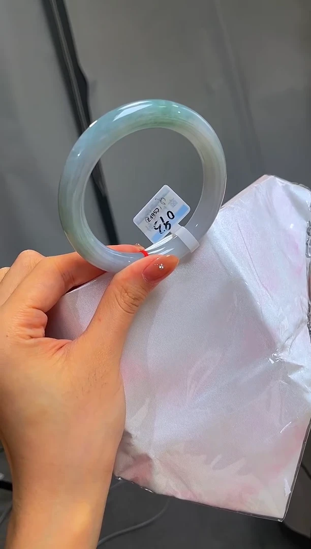 未镶嵌手镯翡翠退货标签需完好-093