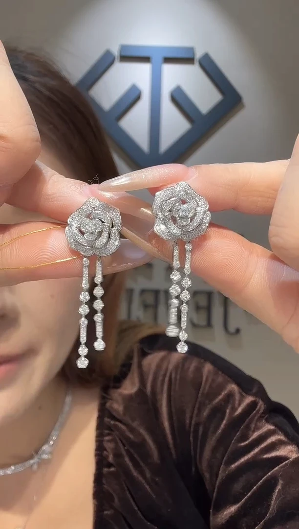 18K金镶嵌耳环钻石E866921 高定版山茶花流苏耳扣 多样性