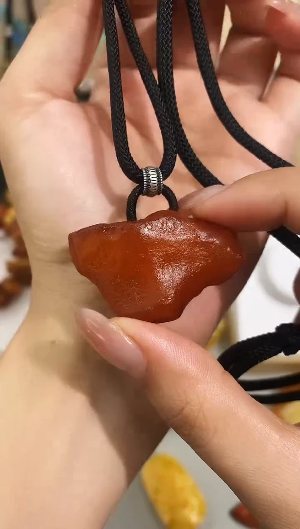 未镶嵌琥珀裸石琥珀