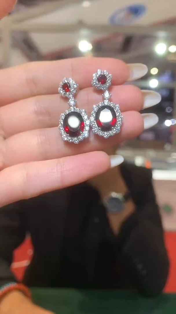 银S925镶嵌耳饰石榴石【宝石世家严选】