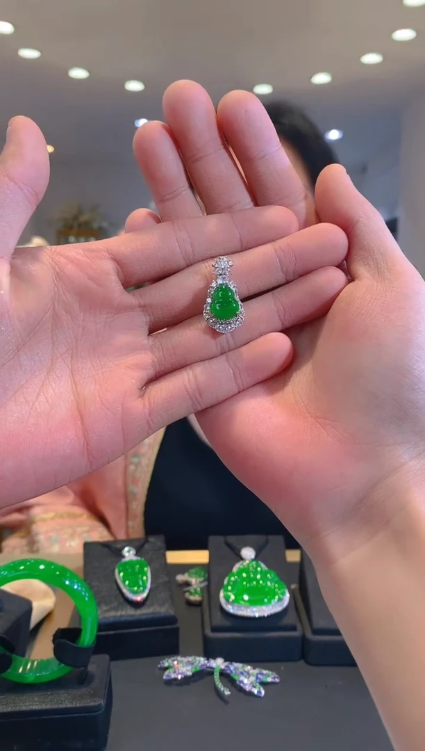 颈饰银S925镶嵌翡翠天然A货翡翠葫芦吊坠多样性发货