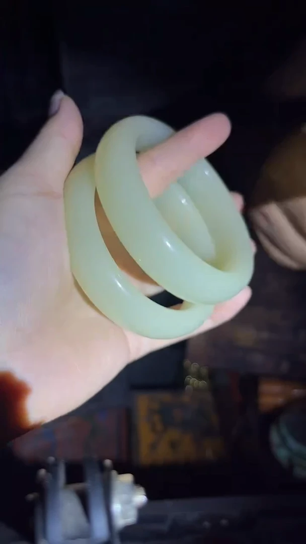 和田玉手镯未镶嵌和田玉手镯.1对.扁