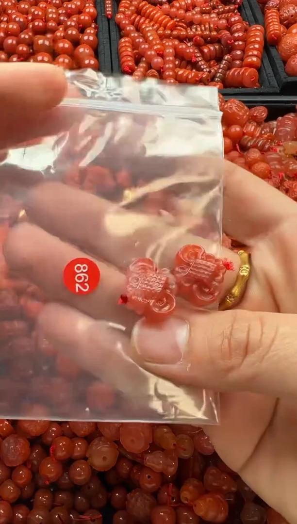 【闪购商品】南红玛瑙颈饰未镶嵌1