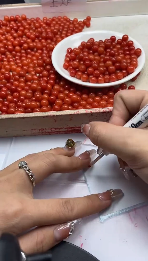 【闪购商品】玛瑙/玉髓颈饰未镶嵌w2185满肉南红8mm*30颗