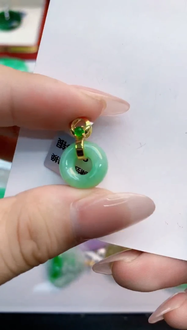 翡翠未镶嵌吊坠(不含链)1