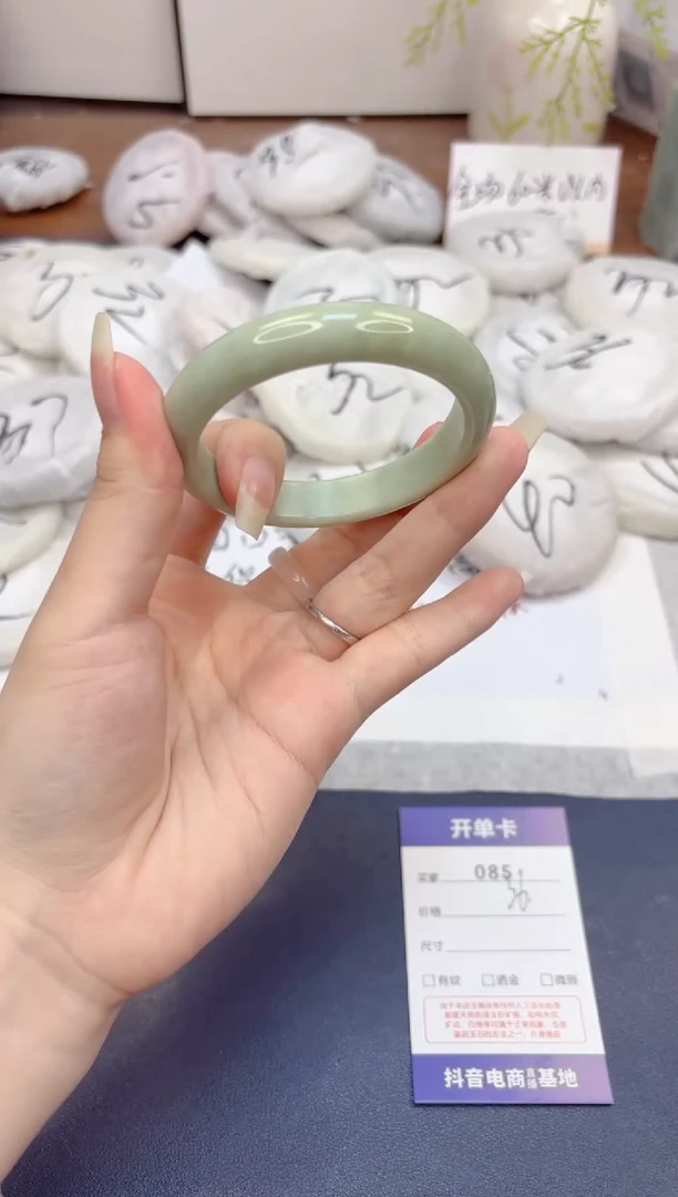 石英质玉手镯未镶嵌85-翠玉-圈口56