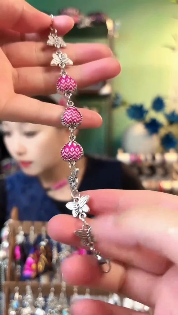 织绣彩云南阁非遗老绣饰品551