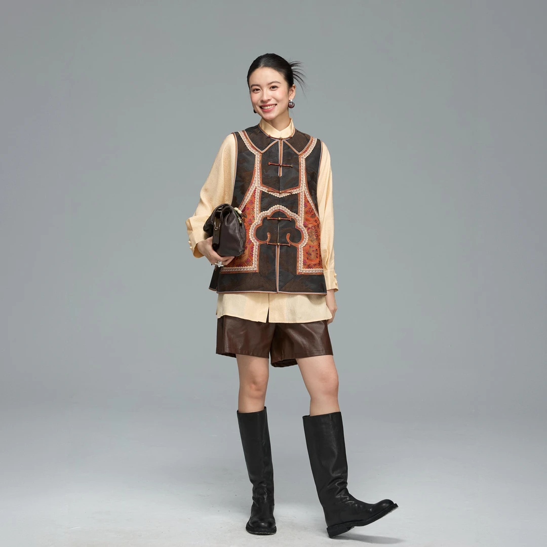 初见十三娘『胜麦芒』桑蚕丝香云纱织锦手工高定马甲新中式国风重工