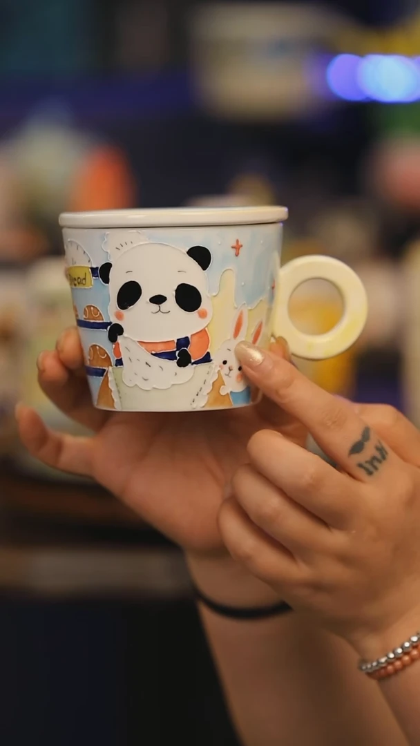 【闪购商品】摆件景德镇釉下彩绘设计师款式陶瓷