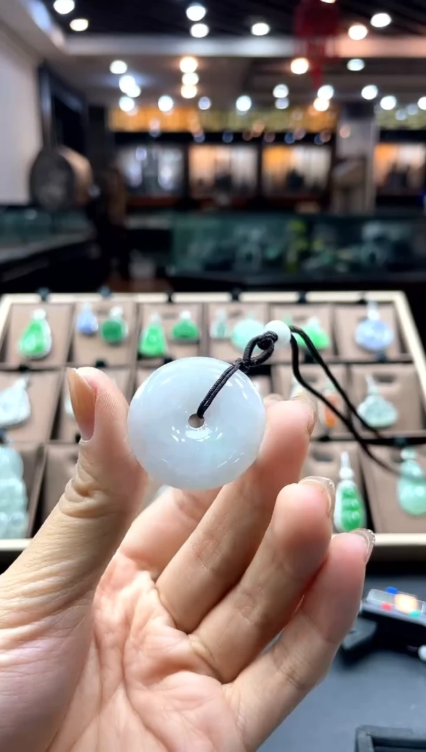 【闪购商品】翡翠颈饰未镶嵌平安扣