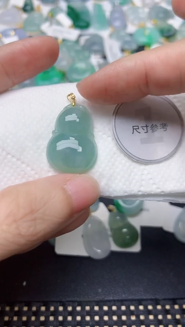 颈饰18K金镶嵌翡翠天然缅甸A货翡翠