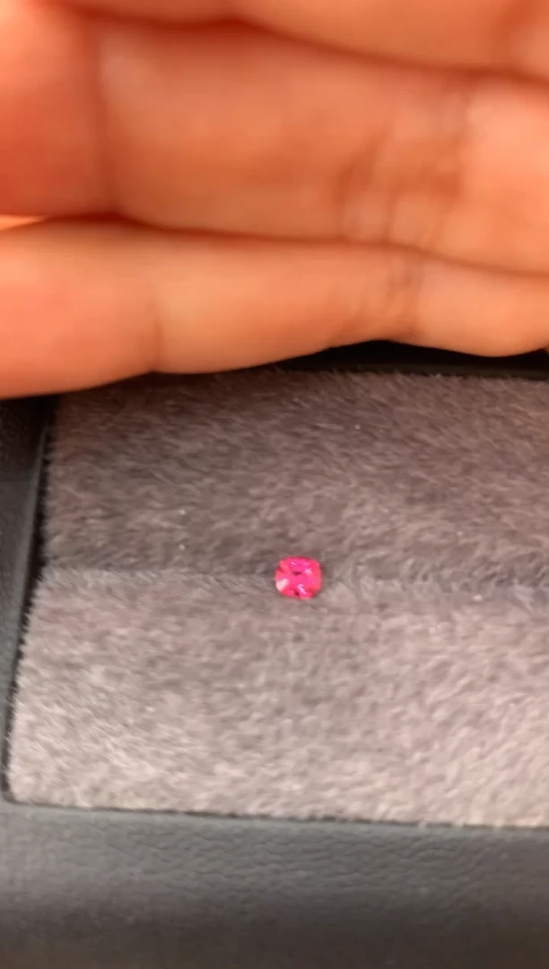 未镶嵌裸石定制尖晶石枕型 绝地 0.26ct