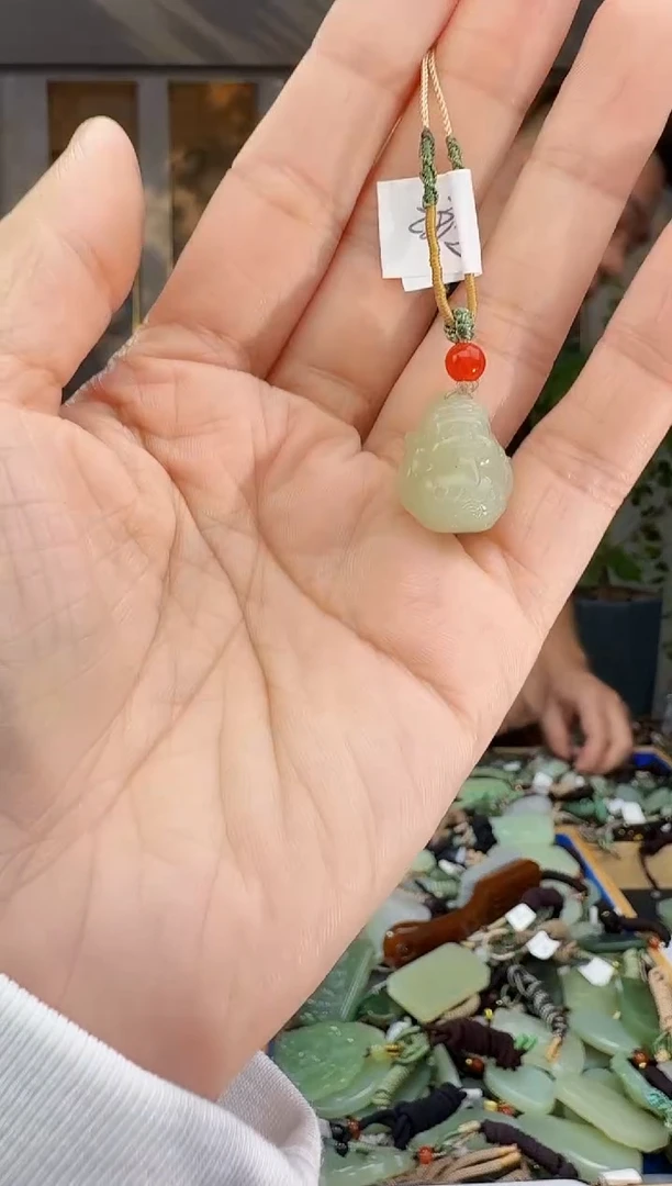 未镶嵌和田玉挂件拍一发一