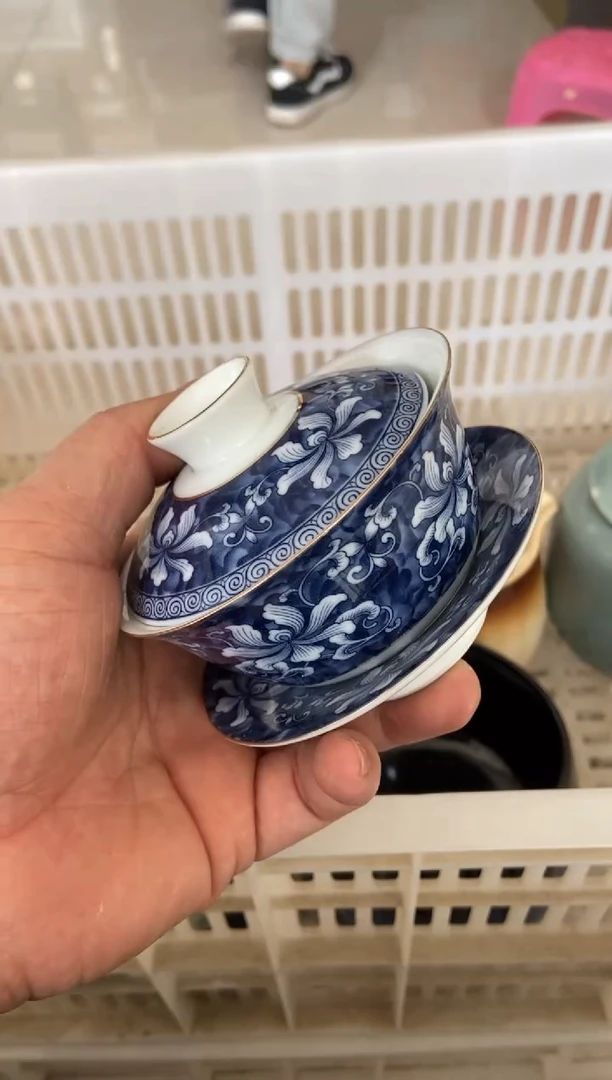 无运费险有瑕疵的摄影的产品有使用过的痕迹有点脏介意勿拍