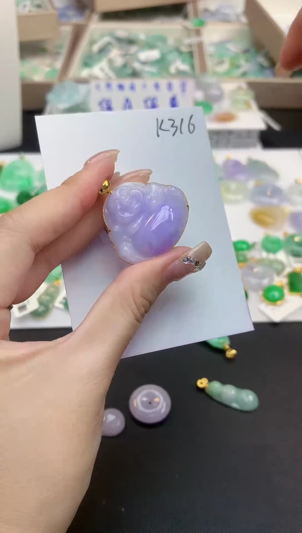 颈饰18K金镶嵌翡翠天然缅甸a货翡翠