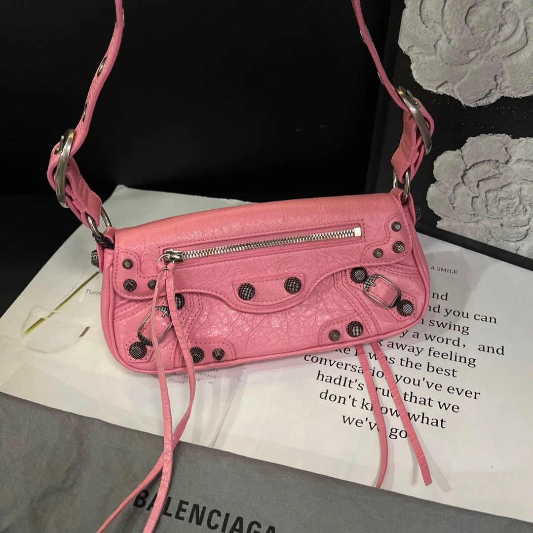 95新 Balenciaga/巴黎世家 粉色法棍机车单肩包B2905