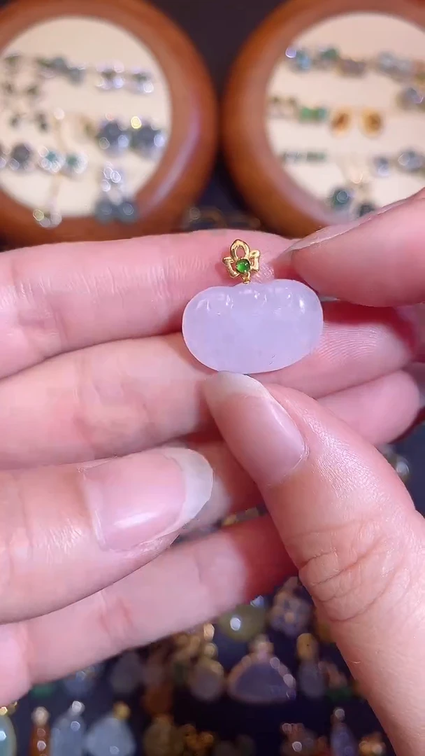 翡翠18K金镶嵌颈饰天然A货翡翠